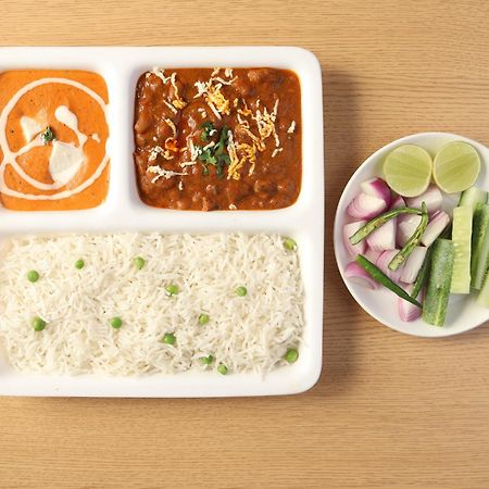 Aamantran Residency Hotel, Sohna Road, Sector 49, Gurugram Gurgaon Esterno foto