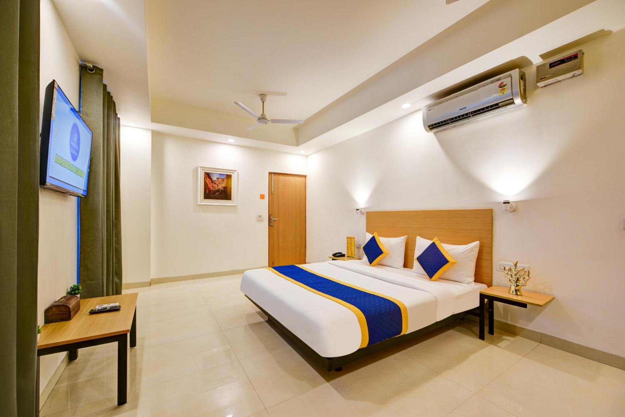 Aamantran Residency Hotel, Sohna Road, Sector 49, Gurugram Gurgaon Esterno foto