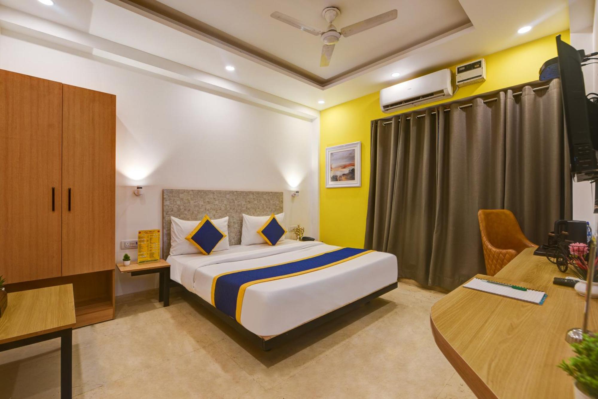 Aamantran Residency Hotel, Sohna Road, Sector 49, Gurugram Gurgaon Esterno foto