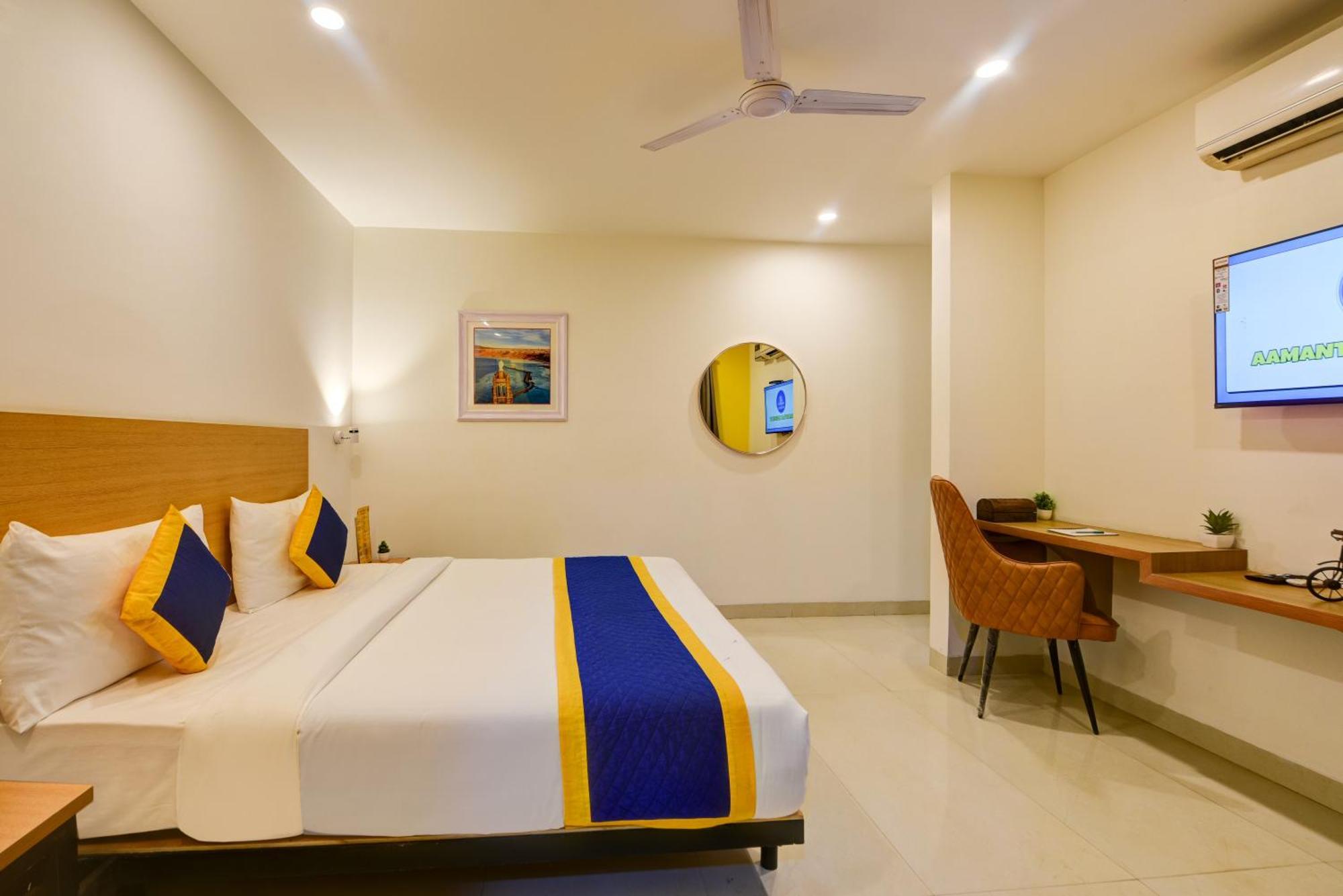 Aamantran Residency Hotel, Sohna Road, Sector 49, Gurugram Gurgaon Esterno foto