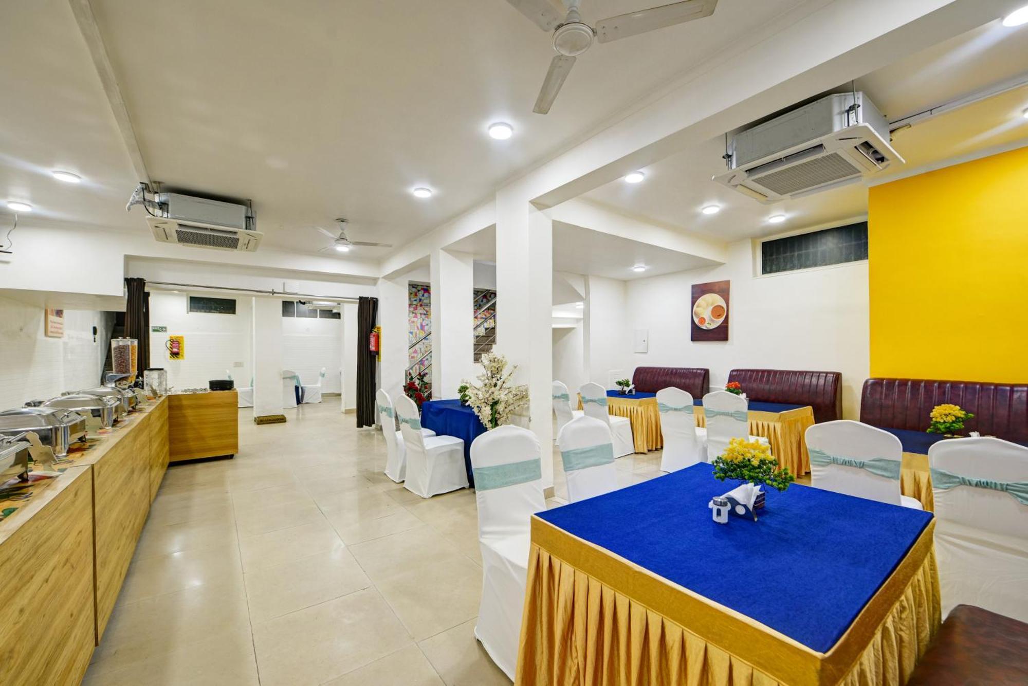 Aamantran Residency Hotel, Sohna Road, Sector 49, Gurugram Gurgaon Esterno foto