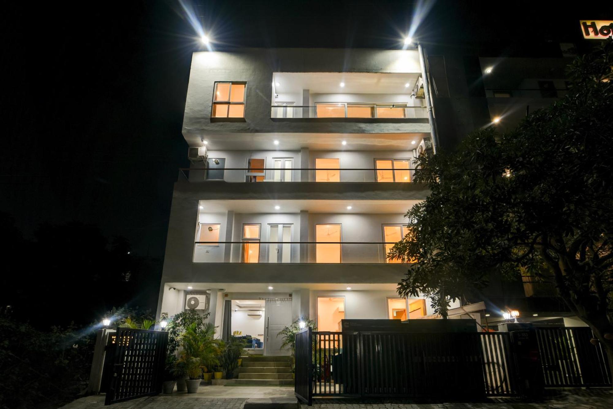 Aamantran Residency Hotel, Sohna Road, Sector 49, Gurugram Gurgaon Esterno foto